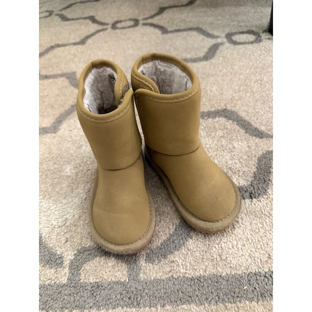 Carters Toddler Tan Faux Fur Lined Winter Boots Size 6M